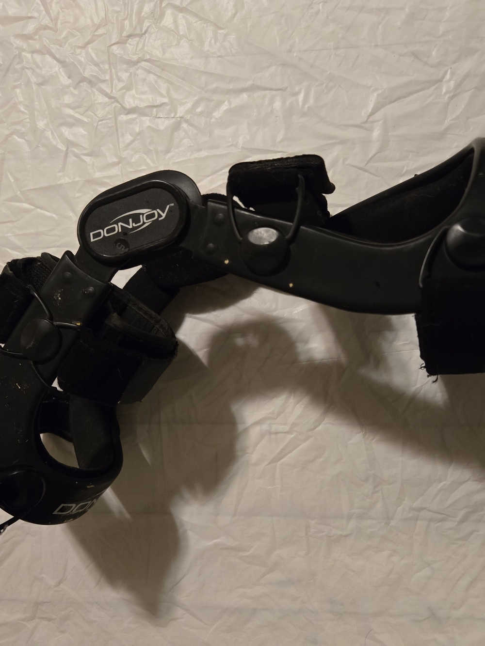DonJoy Hinged Knee Brace Adjustable Stabilizer Support Black Adult Left/Right